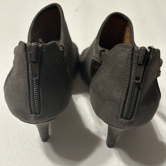 STYLE & CO Haddiee Gray Ankle Booties Shooties Microsuede Perforated Cut Out - Picture 3 of 11